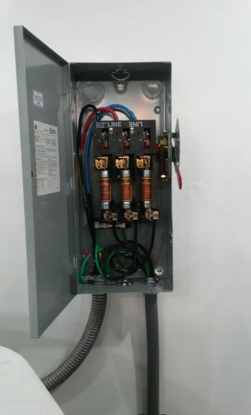 Three-phase disconnect switch installed for Smoke Detector Installation in LaGrange